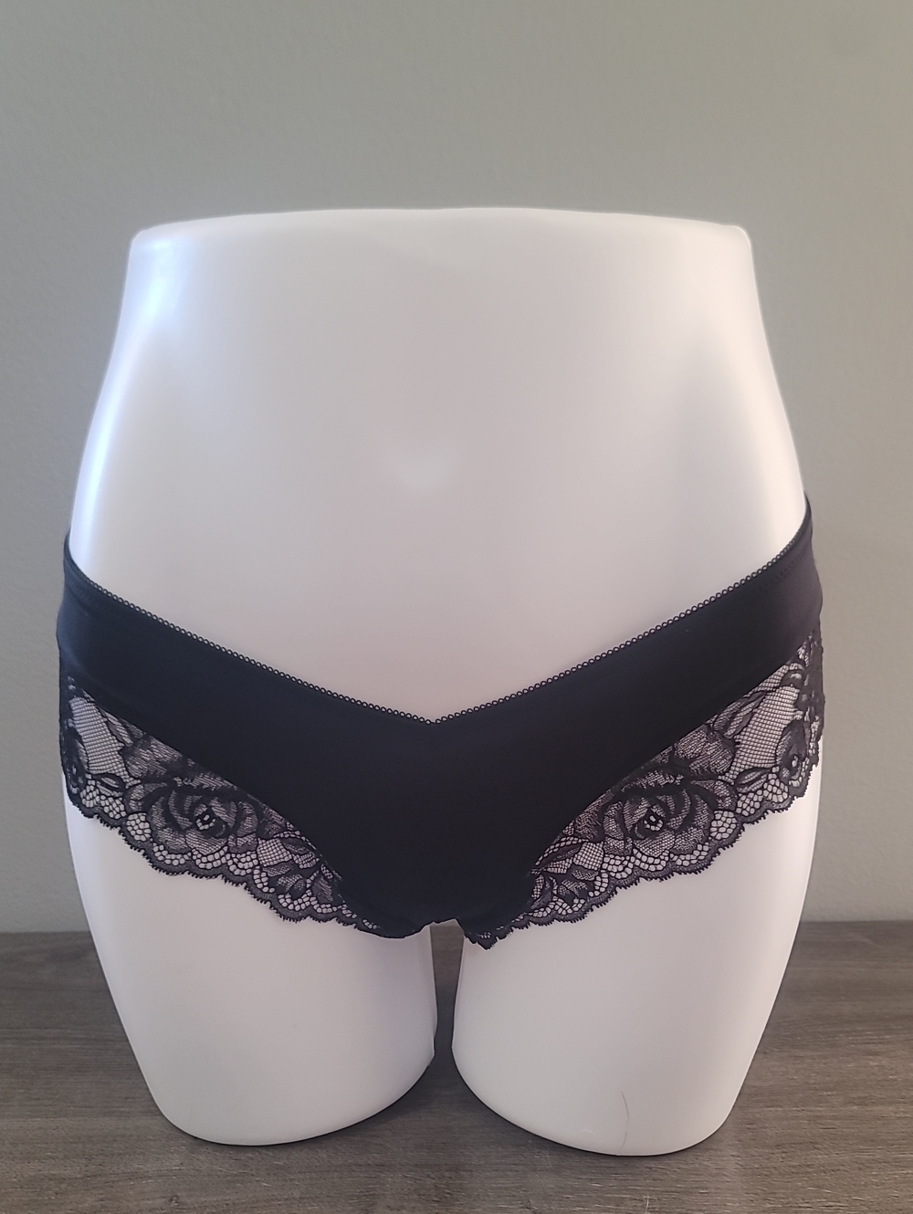 Victoria's secret VERY SEXY Lace-Trim High-Leg Cheeky Panty BLACK MEDIUM